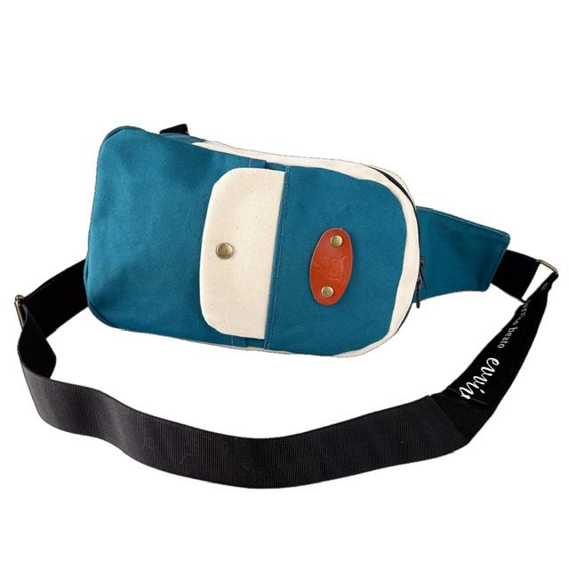 長財布ok⭐︎空色＋生成り帆布の猫boxerボディバッグ | 2枚目