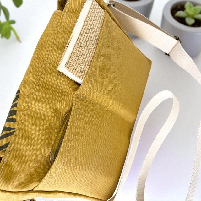 マスタード帆布の猫boxerデカロゴフラップショルダーバッグ | 7枚目